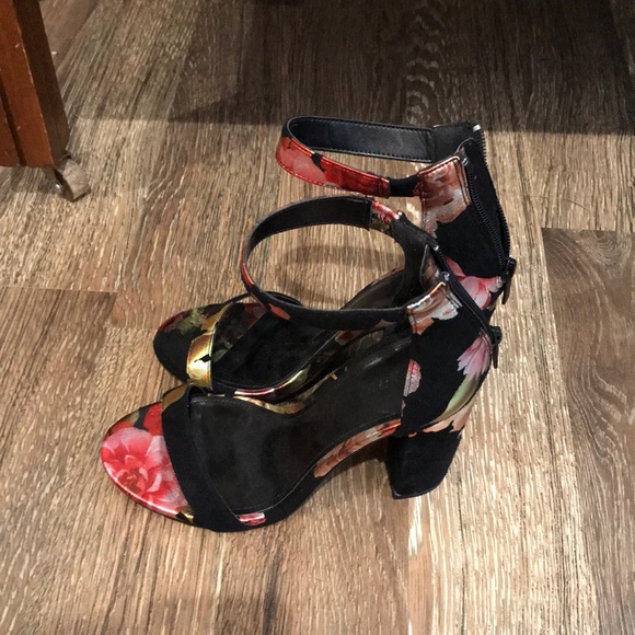 Heels - Picture 2 of 2